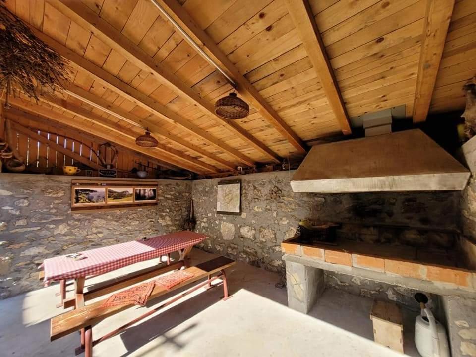 Etno Guest House Lalovic Tjentiste Bagian luar foto