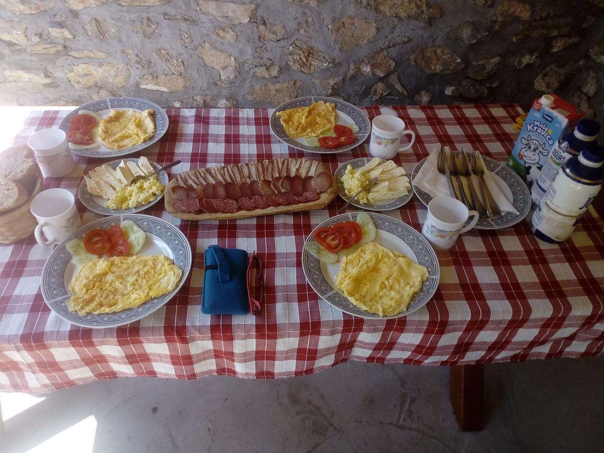 Etno Guest House Lalovic Tjentiste Bagian luar foto
